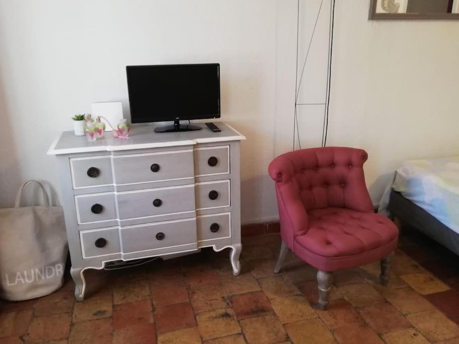 Apartment Ensoleille, Typique Centre Historique, Wifi *